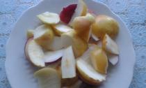Obuolių ir svarainių kompotas žiemai Kaip virti svarainių ir obuolių kompotą