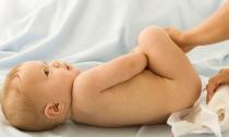 Astuce 1 : Comment traiter les organes génitaux d'une fille nouveau-née