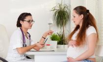 Pykinimas vėlyvojo nėštumo metu, priežastys ir kaip jo atsikratyti